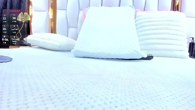 RileySweett online show from November 22, 11:31 am