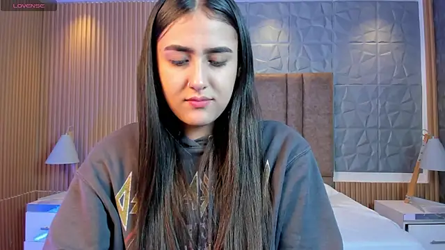 paulina sweett  online show from December 21, 11:50 am