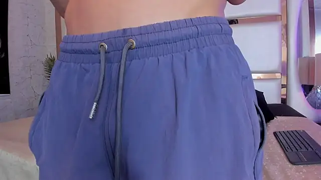 ALAN SANTHOS online show from April 8, 5:51 am