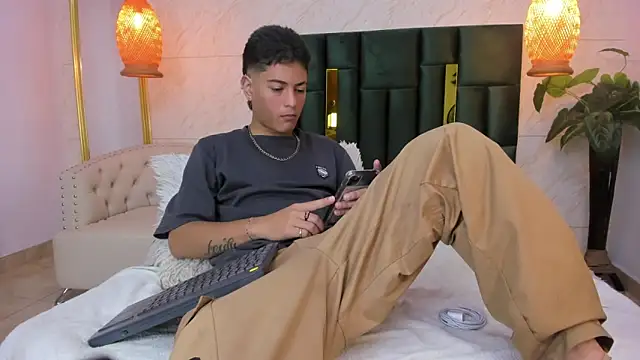 Levy Steve online show from November 15, 4:21 am