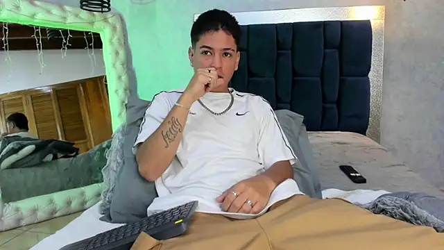 Levy Steve online show from November 22, 3:49 am