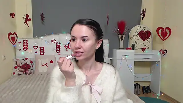 Snapshot of KaraCriegs chatting on February 3, 2:53 am KaraCriegs online show from February 3, 2:53 am