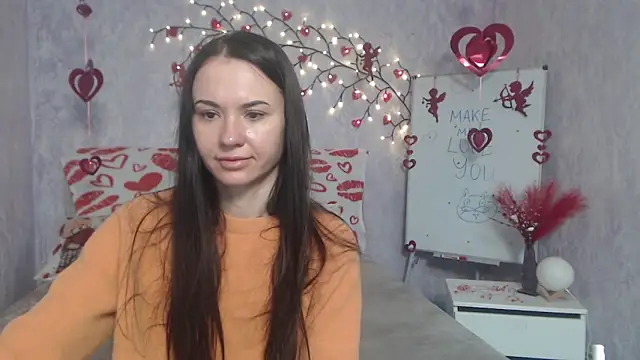 Snapshot of KaraCriegs chatting on February 8, 6:00 pm KaraCriegs online show from February 8, 6:00 pm