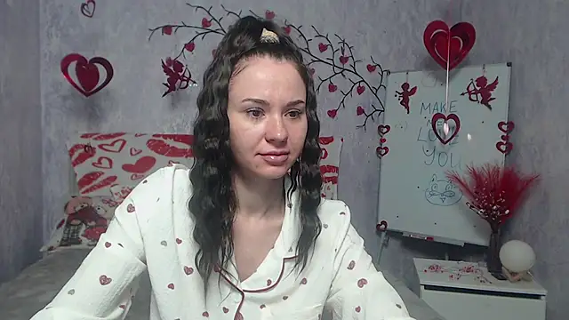 Snapshot of KaraCriegs chatting on February 14, 6:15 pm KaraCriegs online show from February 14, 6:15 pm