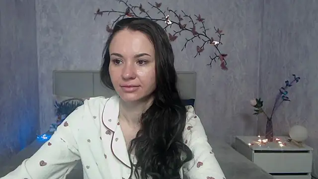 Snapshot of KaraCriegs chatting on February 20, 7:03 pm KaraCriegs online show from February 20, 7:03 pm