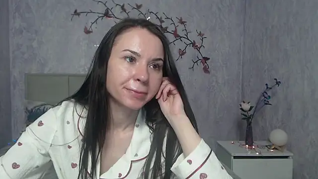 Snapshot of KaraCriegs chatting on February 27, 7:03 pm KaraCriegs online show from February 27, 7:03 pm