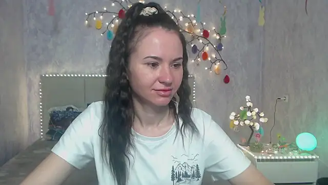 Snapshot of KaraCriegs chatting on April 2, 6:05 pm KaraCriegs online show from April 2, 6:05 pm