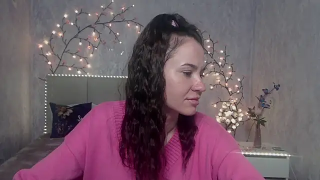 Snapshot of KaraCriegs chatting on April 15, 6:15 pm KaraCriegs online show from April 15, 6:15 pm