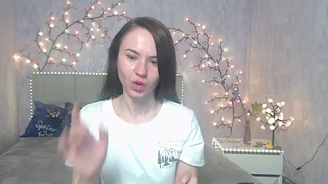 Snapshot of KaraCriegs chatting on May 1, 6:12 pm KaraCriegs online show from May 1, 6:12 pm