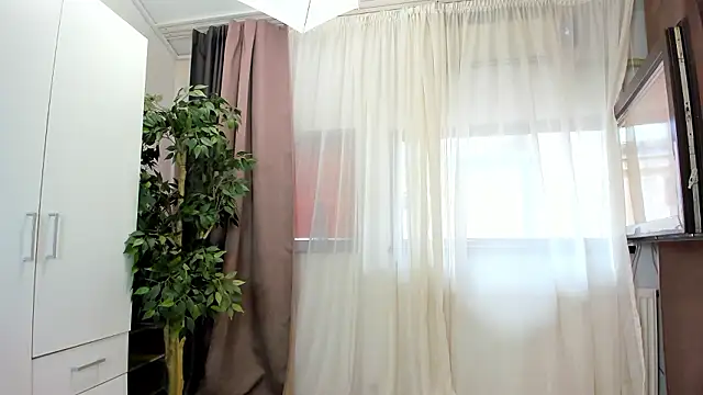 OliviaRimes online show from December 8, 10:08 am