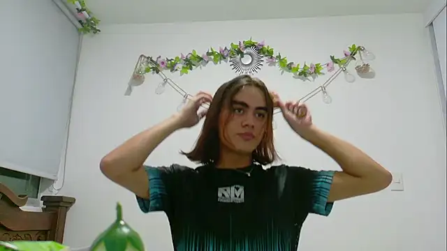 Snapshot of Liam_Taylor chatting on December 2, 4:42 am Liam Taylor online show from December 2, 4:42 am