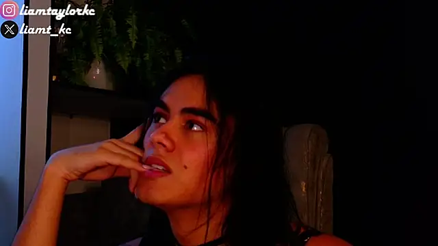 Snapshot of Liam_Taylor chatting on February 14, 10:47 pm Liam Taylor online show from February 14, 10:47 pm