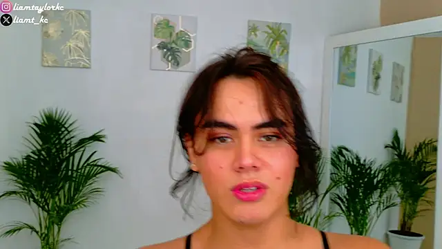 Snapshot of Liam_Taylor chatting on November 19, 4:51 pm Liam Taylor online show from November 19, 4:51 pm