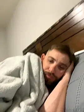 Snapshot of caliguy37 chatting on October 29, 3:20 am caliguy37 online show from October 29, 3:20 am