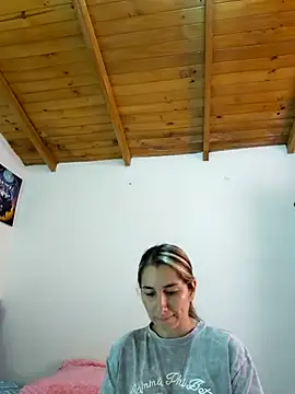 Iris love18 online show from April 16, 4:30 pm