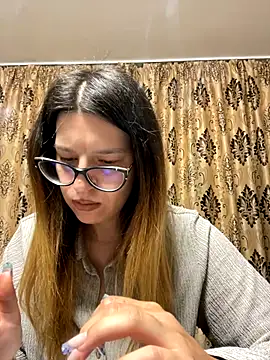 NadiraNoor online show from October 18, 4:41 pm