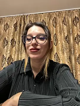 NadiraNoor online show from November 5, 5:57 pm