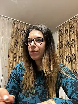 NadiraNoor online show from February 1, 12:20 am