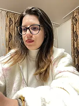 NadiraNoor online show from March 28, 9:58 pm