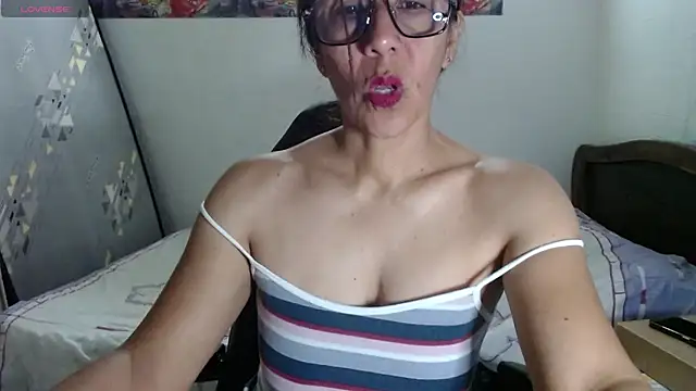 Snapshot of horny_paty chatting on June 21, 10:18 am horny paty online show from June 21, 10:18 am