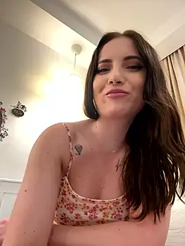 AvaGianna online show from December 6, 5:33 pm