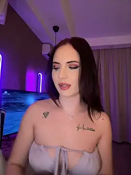 AvaGianna online show from February 4, 5:45 pm