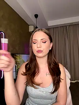 AvaGianna online show from October 26, 8:09 am