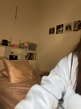 milkyhonybaby online show from February 20, 6:52 pm