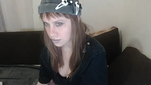 Snapshot of GinaAngelina chatting on May 5, 10:51 pm GinaAngelina online show from May 5, 10:51 pm