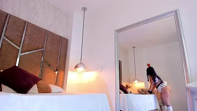 Martinaa Jones  online show from October 22, 8:41 pm