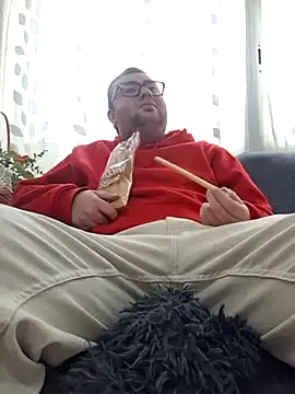 Javier bear online show from December 4, 2:04 pm