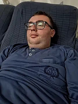 Javier bear online show from April 4, 9:01 pm