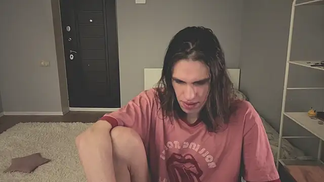 mollymila online show from April 18, 2:43 pm