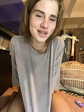 EmiliaCatalina online show from December 13, 2:43 am