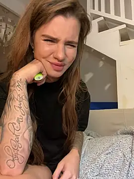 EmiliaCatalina online show from December 21, 1:47 am