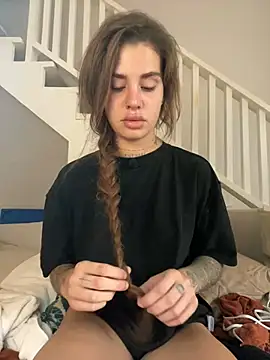 EmiliaCatalina online show from December 21, 4:57 pm