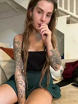 EmiliaCatalina online show from December 26, 8:21 pm