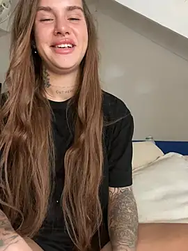 EmiliaCatalina online show from December 27, 6:42 pm