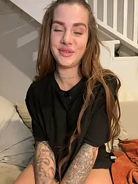 EmiliaCatalina online show from December 27, 10:16 pm