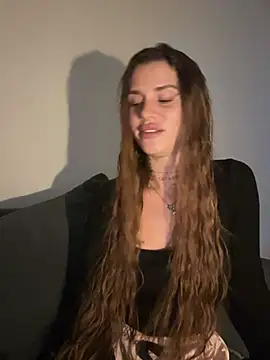 EmiliaCatalina online show from May 28, 11:13 pm