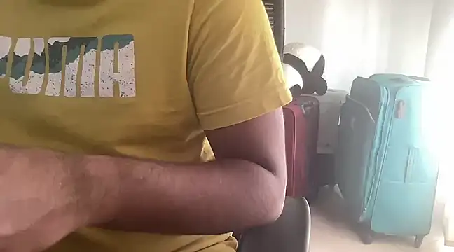 Snapshot of dhruv-sluppy chatting on December 24, 4:44 am dhruv-sluppy online show from December 24, 4:44 am