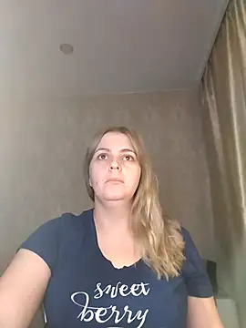 Snapshot of Lady_nice_cat chatting on February 3, 12:14 pm Lady nice cat online show from February 3, 12:14 pm