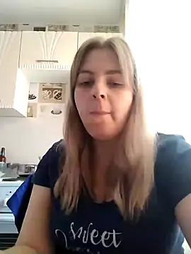 Snapshot of Lady_nice_cat chatting on February 4, 4:59 am Lady nice cat online show from February 4, 4:59 am