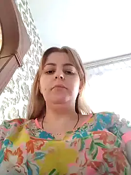 Snapshot of Lady_nice_cat chatting on February 15, 4:25 am Lady nice cat online show from February 15, 4:25 am