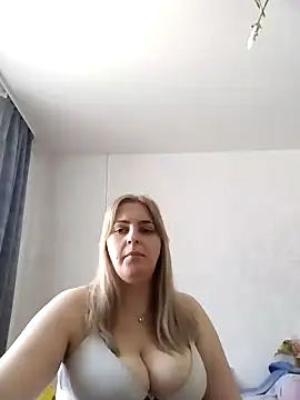 Snapshot of Lady_nice_cat chatting on March 11, 11:33 am Lady nice cat online show from March 11, 11:33 am