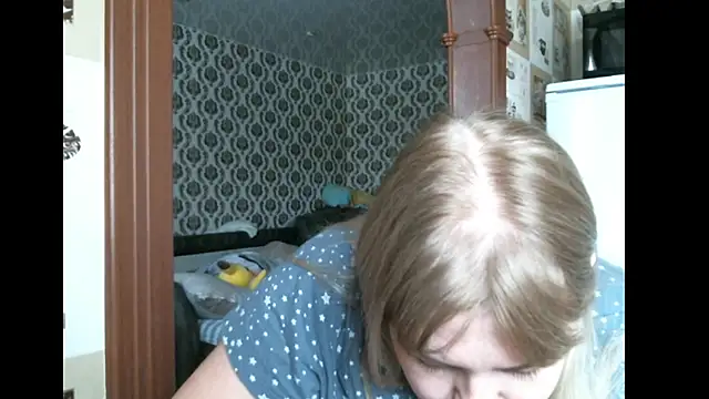 Snapshot of Lady_nice_cat chatting on November 13, 3:05 am Lady nice cat online show from November 13, 3:05 am