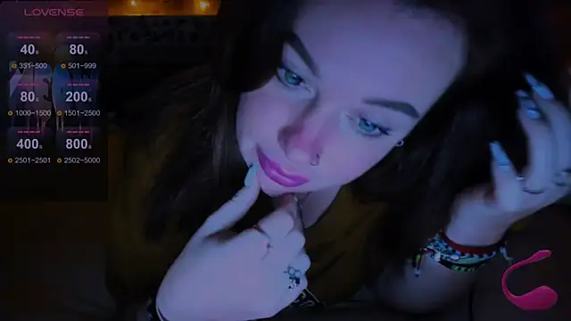 EllieOz online show from December 14, 9:13 pm