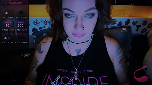EllieOz online show from December 18, 7:19 pm