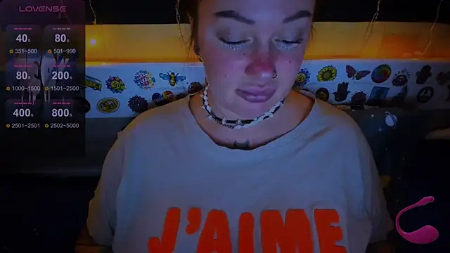 EllieOz online show from December 24, 3:37 pm