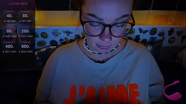EllieOz online show from December 24, 6:50 pm